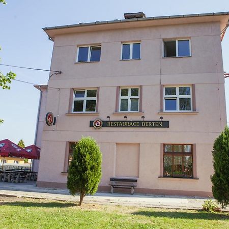 Pension Berten Strasice Strasice  Exterior foto